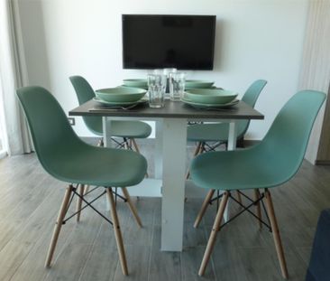 Piso de alquiler en Calle Hermanos Álvarez Quintero, 1, La Cala del... - Photo 2