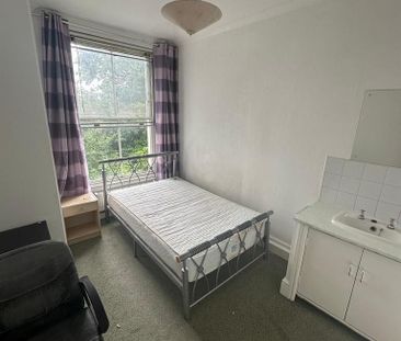 1 bedroom in a house share to rent - Photo 6