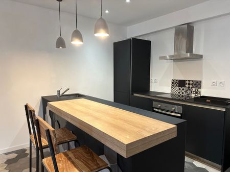 Location Appartement 2 pièces 85m² TOULON 83000 - Photo 5