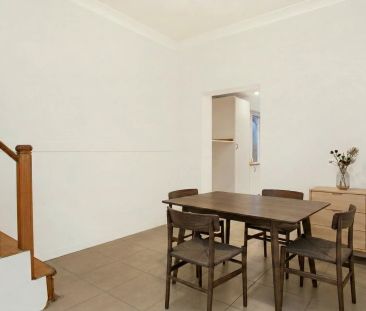 Conveniently Positioned Terrace In The Heart Of Surry Hills - Photo 2
