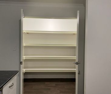 Spacious Family Home in Sought-After Wannanup Location - Photo 5