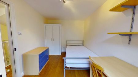 6 bedroom terraced house to rent - Photo 2