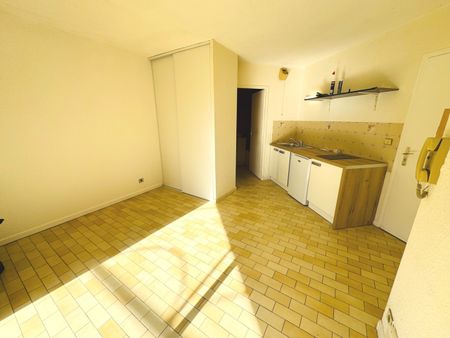 Location Appartement 1 pièce 18m² ROMANS SUR ISERE 26100 - Photo 4
