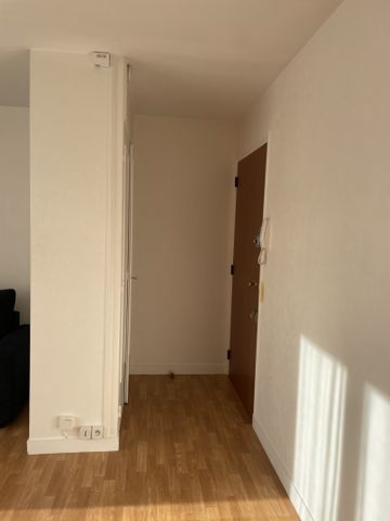 BAYEUX, Avenue Conseil, F1 au 2ème étage - Photo 5