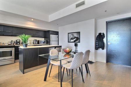 Condo for rent, Montréal (Ville-Marie) - Photo 4