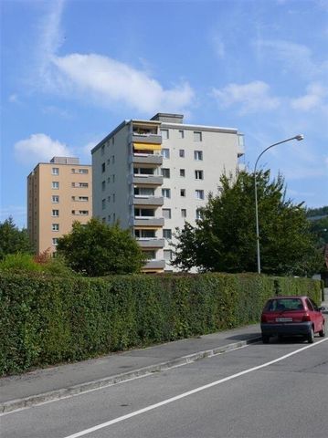 Ruhige Lage in einem gepflegten Wohnquartier mit viel Grün - Foto 2
