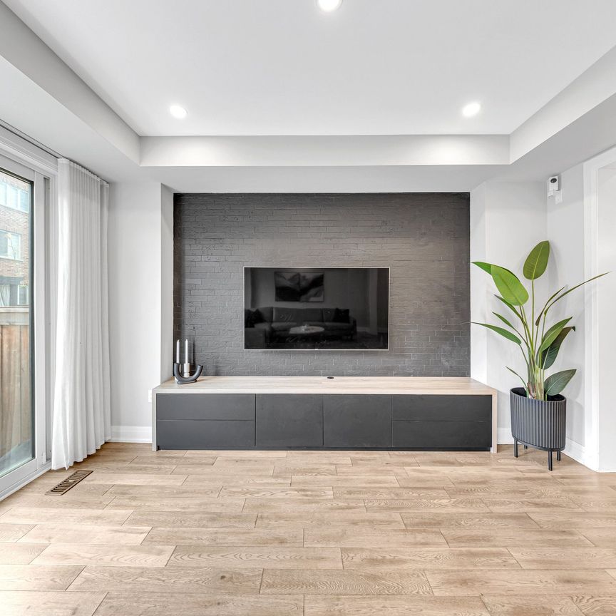 For Lease - 6 Vaudeville Drive, Toronto, Ontario - Photo 1