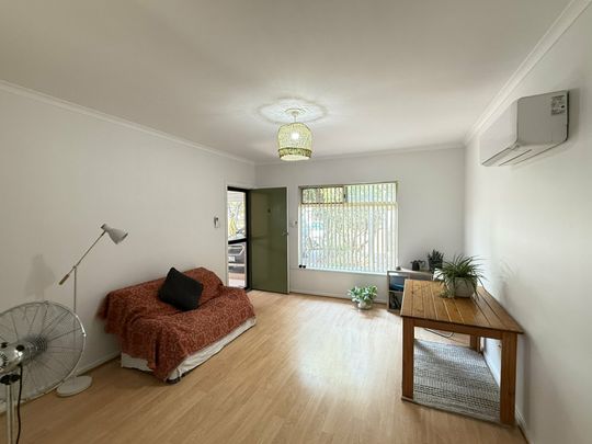 2 BEDROOM, 1 BATHROOM UNIT IN GILLEN - MODERN AND STYLISH - Photo 1