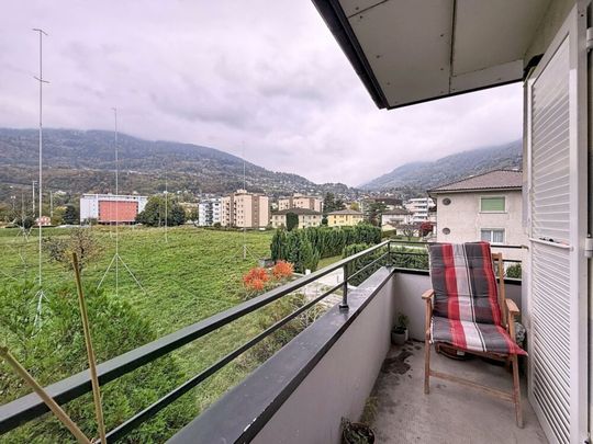 Charmant appartement de 3.5 pièces avec un balcon - Photo 1