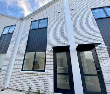 Modern 2-Bedroom Townhouse, Mt Wellington - Photo 5