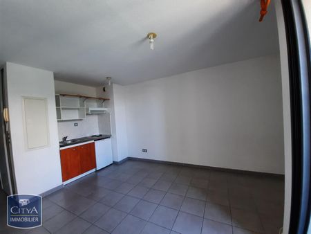 Location Appartement 1 pièce 25m² STE CLOTILDE 97490 - Photo 2