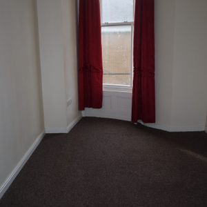 9 West Park Terrace, Scarborough Flat 10 - Photo 2