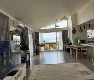Sunny 2-Bedroom Home with Sea Views - Photo 4
