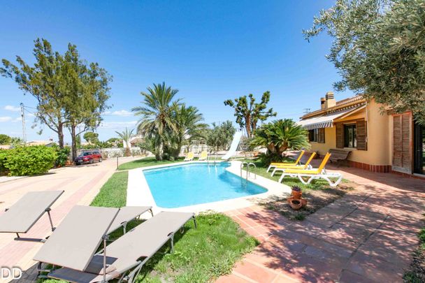 Casa o chalet de alquiler en Carrer Tulipá, El Montgó - Photo 1