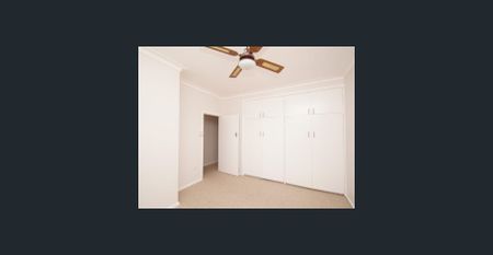 Three Bedroom Family Home! - Photo 3