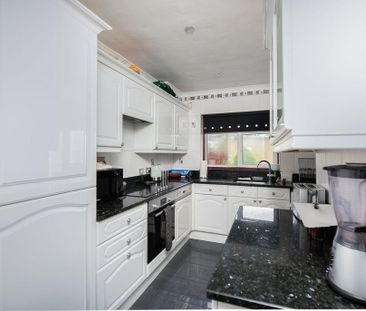 3 bedroom end of terrace house to rent - Photo 6