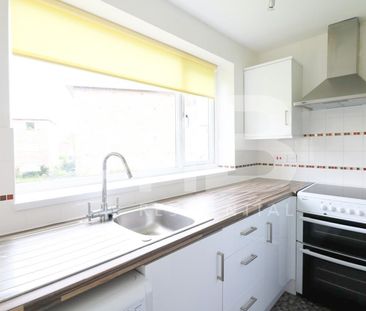 St John Court , Coten End, Warwick - Photo 6