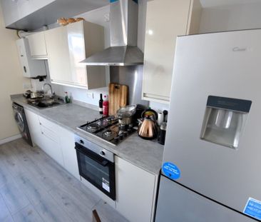 12 bedroom House in & 34b Brudenell Mount, Leeds - Photo 3