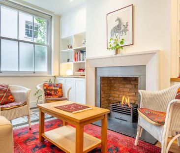 4 bedroom mews to rent - Photo 4