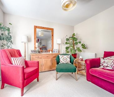 4 bedroom detached house to rent - Photo 2