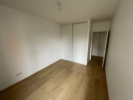 Location Appartement 3 pièces 76m² LILLE 59000 - Photo 5
