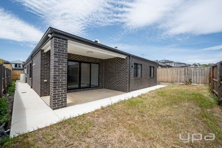 Modern Living Meets Home Sweet Home - Photo 3