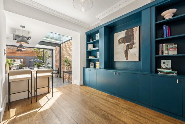 4 bedroom terraced house to rent - Photo 1