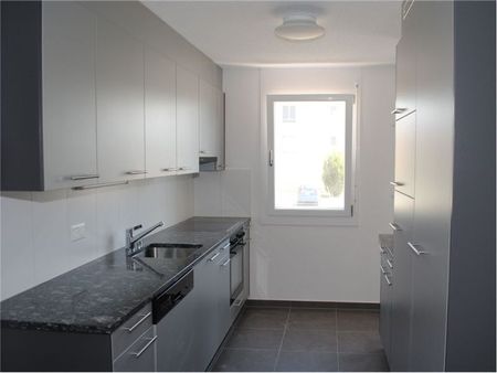 Apartment front & rear view - Photo 3