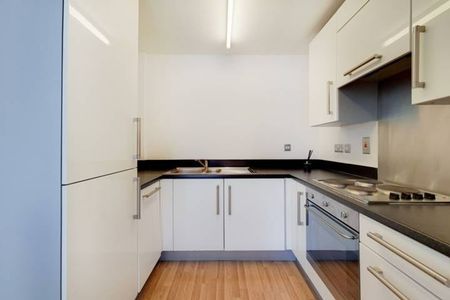 Studio Flat, High Street, E15 - Photo 5