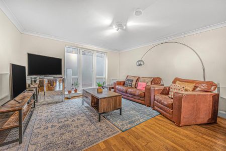 3 bedroom flat to rent - Photo 2