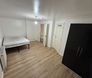 5 Bed Terraced House, Montpelier Road, BN1 - Photo 3