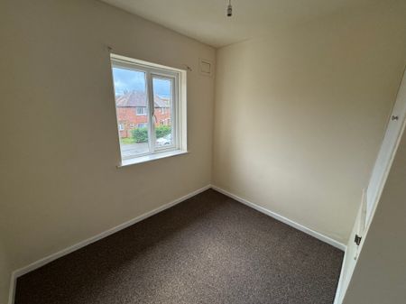 Dinmore Avenue, Blackpool - Photo 2