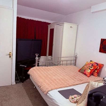 Room in a Shared House, Danescombe, SE12 - Photo 4
