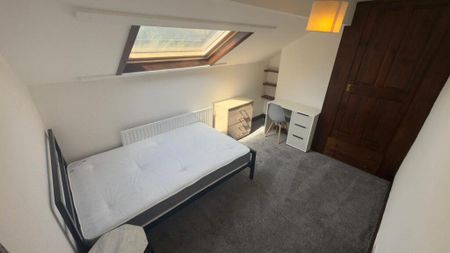 1 bedroom in a house share to rent - Photo 5