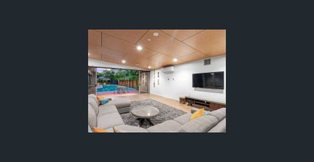 Elegant and Contemporary Unfurnished Apartment with Balcony and Stunning City Views!-- $680 per week until Feb 27, then $720 per week - Photo 2