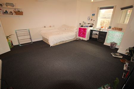 4 Bed - 5A Chestnut Avenue, Hyde Park, Leeds - LS6 1AZ - Student - Photo 5