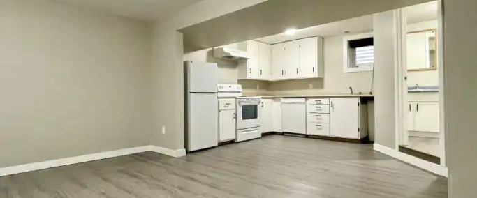 Legal Suite 1 Bed 1 Bath - Amazing Location in Strathearn | 9224 85 Street Northwest, Edmonton - Photo 1