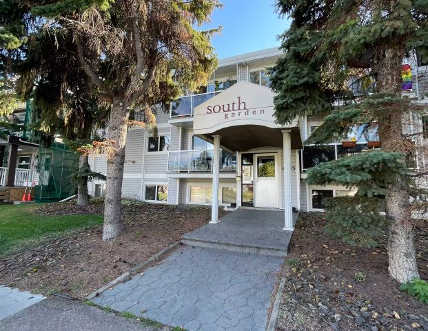 **IN SUITE LAUNDRY** 2 Bedroom Condo on Whyte — 201 - Photo 1