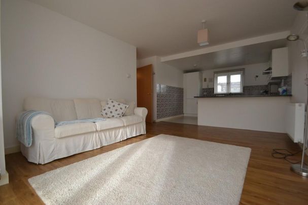 2 bedroom ground floor flat to rent - Photo 1