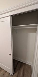 Main floor apartment available in an elegant duplex in Old Ottawa East - Photo 3