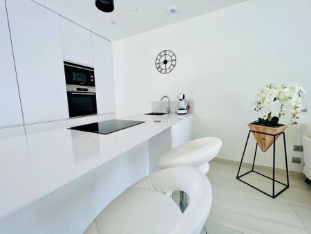 Luxury 3 room Detached House for rent in Finestrat, Valencia - Photo 2