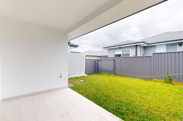 31 Rowcliff Circuit, Lochinvar NSW 2321 - Photo 1