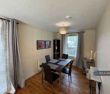 3 bedroom flat to rent - Photo 3