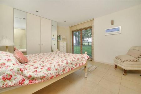 3 bedroom detached house to rent - Photo 5