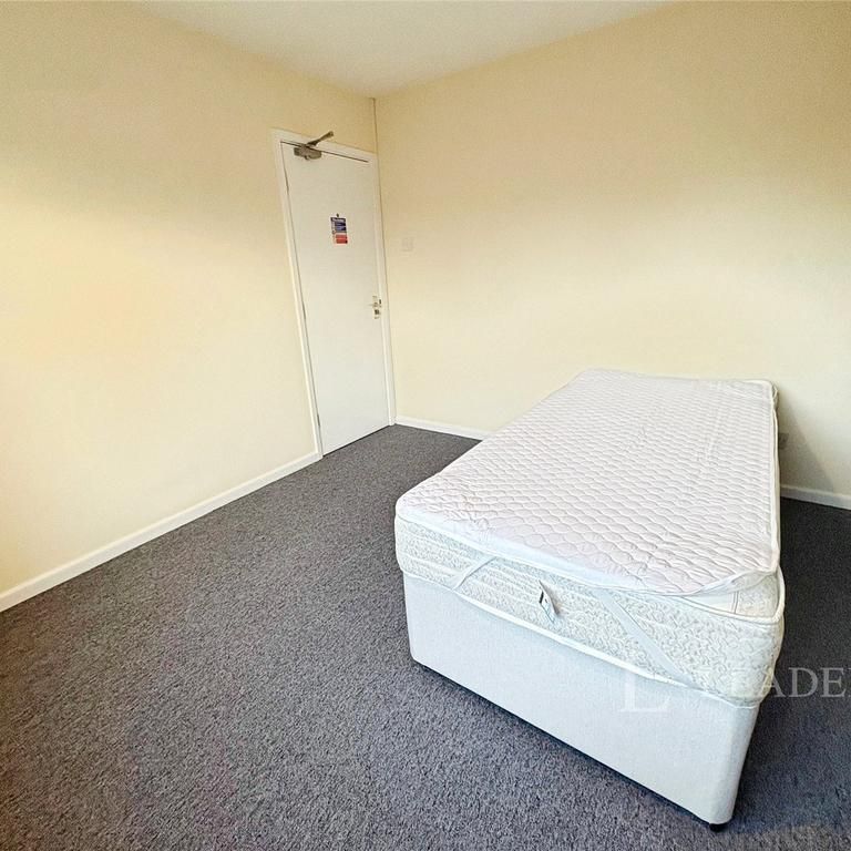 1 bedroom in a house share to rent - Photo 1