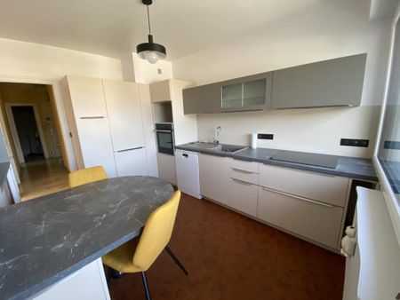 Location Appartement 3 pièces 74m² JACOB BELLECOMBETTE 73000 - Photo 2