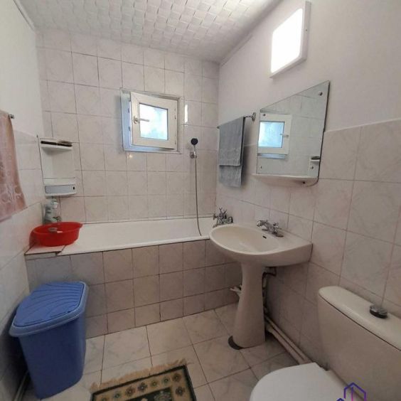 I rent a 3 -room apartment, in the Podu Ros/Nicolina area - Photo 1