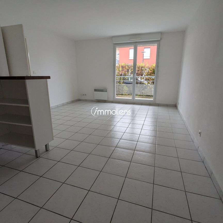 T2 1 Chambre avec balcon + places de stationnement - Photo 1