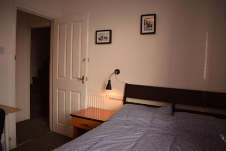 4 bedroom house to rent - Photo 2