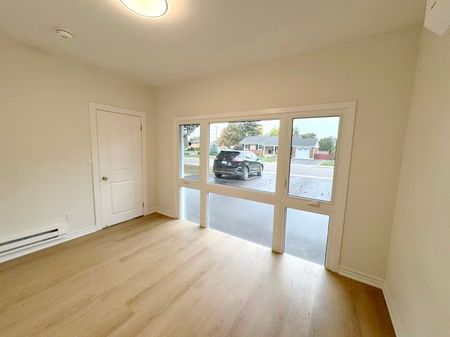 For Lease - 741 Proctor Road Unit# Main, Burlington, Ontario - Photo 5